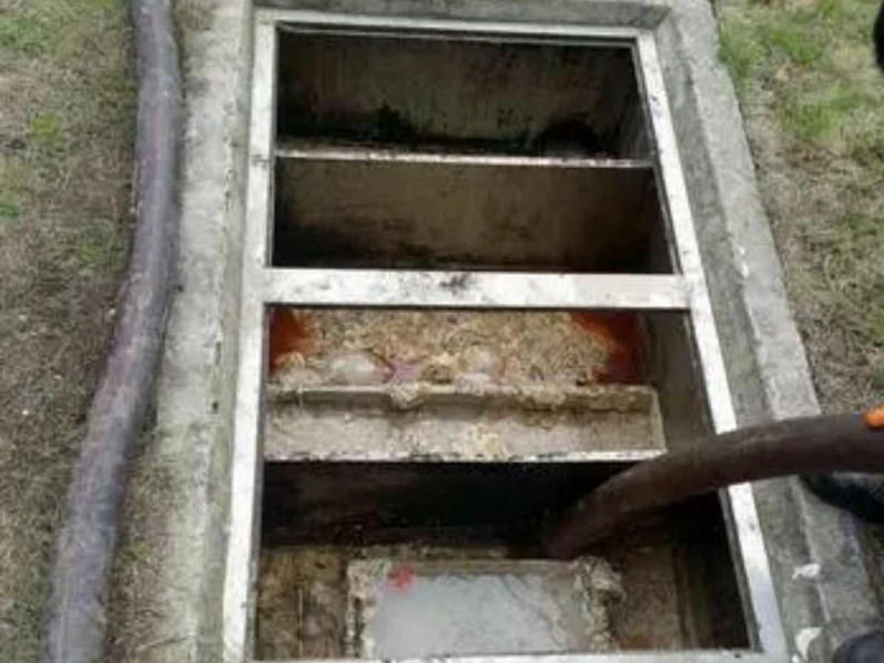 总口管理区隔油池清理